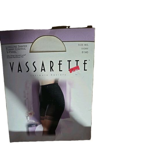 Vassarette Longline Shaper Sheer Leg Size M/L Ivory #8140 Tummy Control V-Panel - Picture 1 of 2